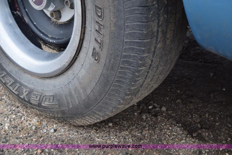 image for item J6647 1993 Chevrolet 1500 pickup truck