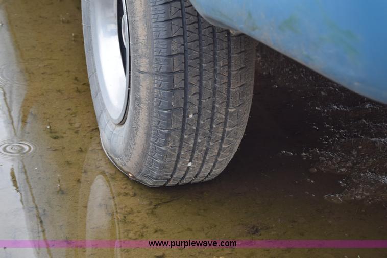 image for item J6647 1993 Chevrolet 1500 pickup truck