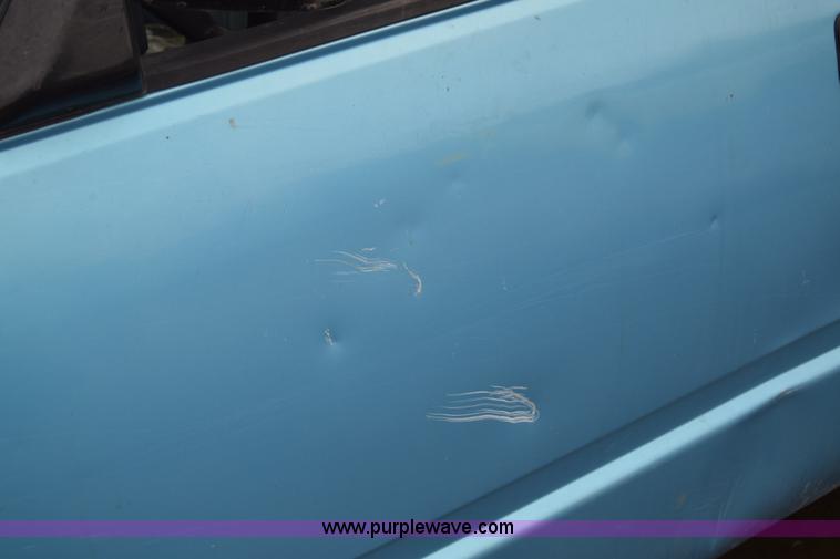 image for item J6647 1993 Chevrolet 1500 pickup truck