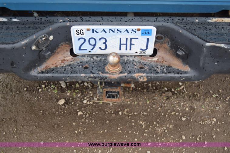 image for item J6647 1993 Chevrolet 1500 pickup truck