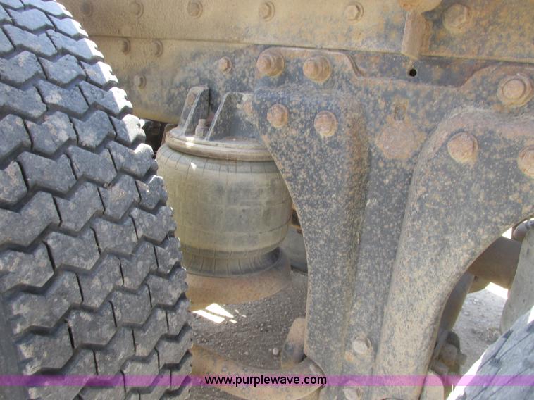 image for item A8794 1990 Kenworth T600 semi truck