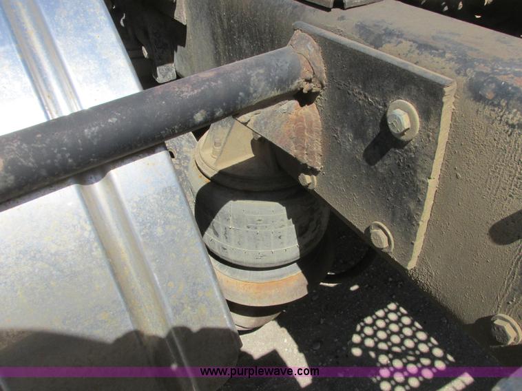 image for item A8794 1990 Kenworth T600 semi truck