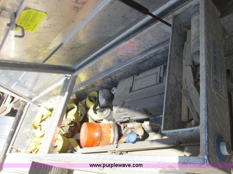 image for item A8794 1990 Kenworth T600 semi truck