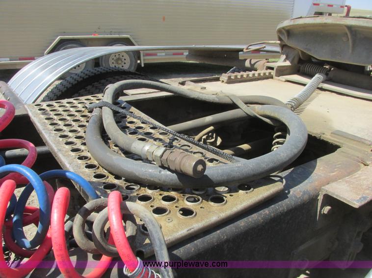 image for item A8794 1990 Kenworth T600 semi truck