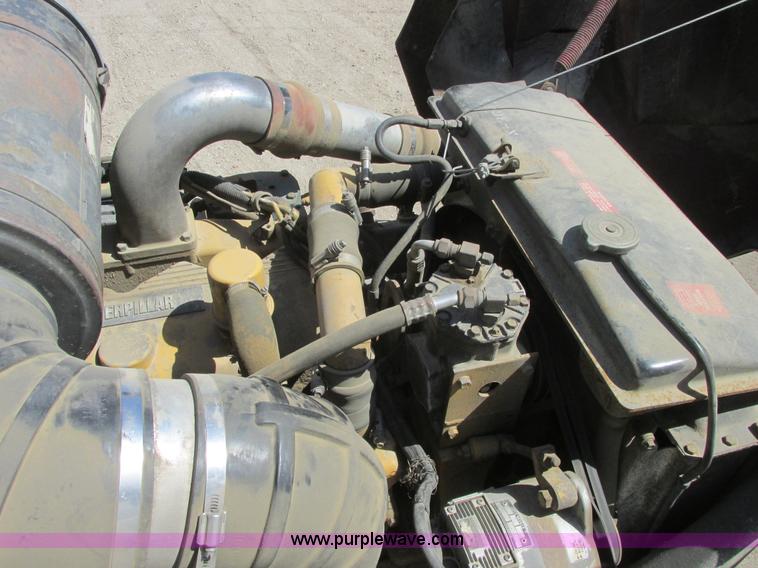 image for item A8794 1990 Kenworth T600 semi truck