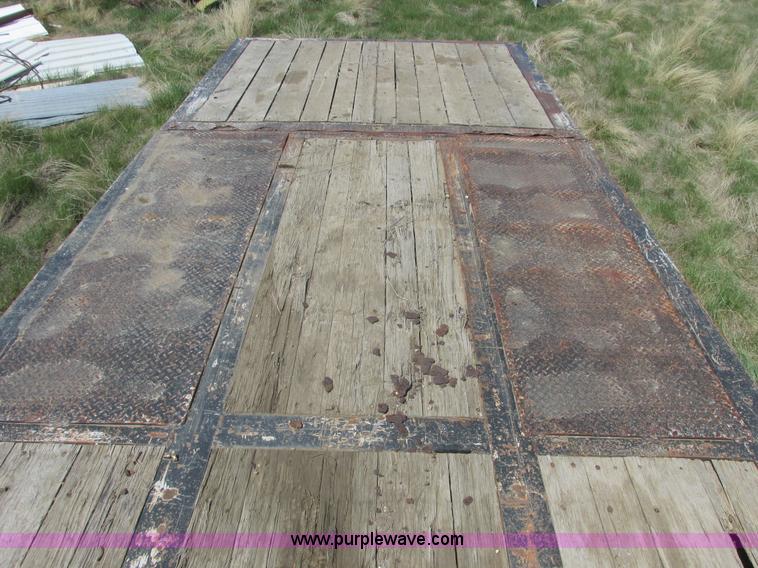 image for item A8795 1992 Trail King TK70HT-482 equipment trailer