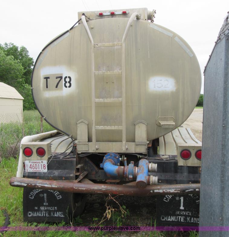 image for item BA9341 1975 Trailmobile tank trailer