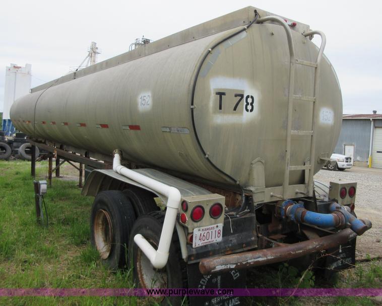 image for item BA9341 1975 Trailmobile tank trailer