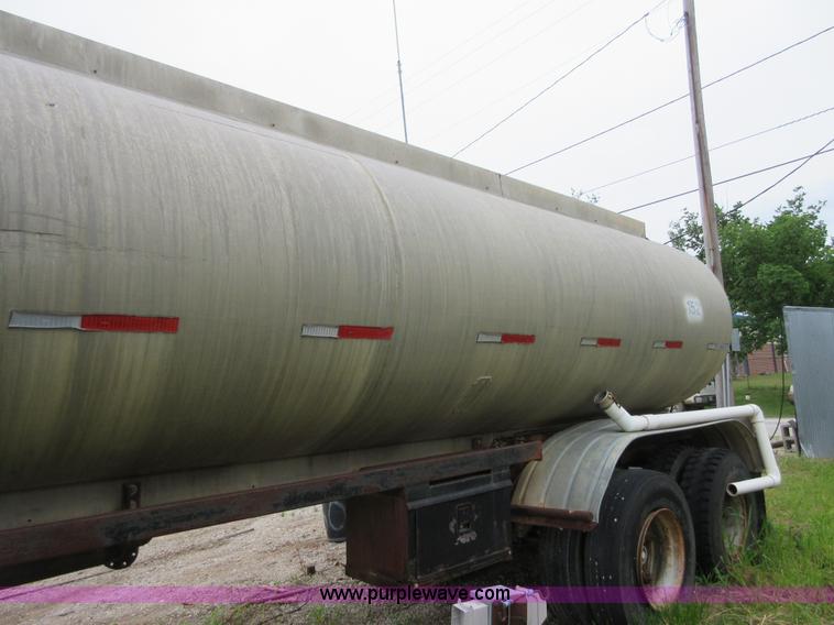 image for item BA9341 1975 Trailmobile tank trailer
