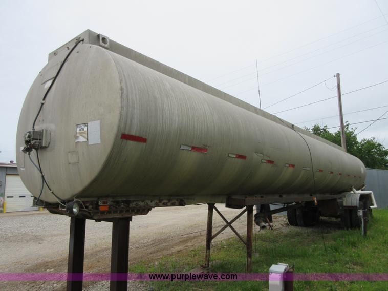 image for item BA9341 1975 Trailmobile tank trailer