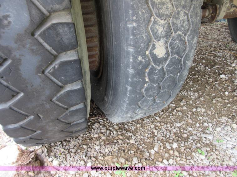 image for item BA9341 1975 Trailmobile tank trailer