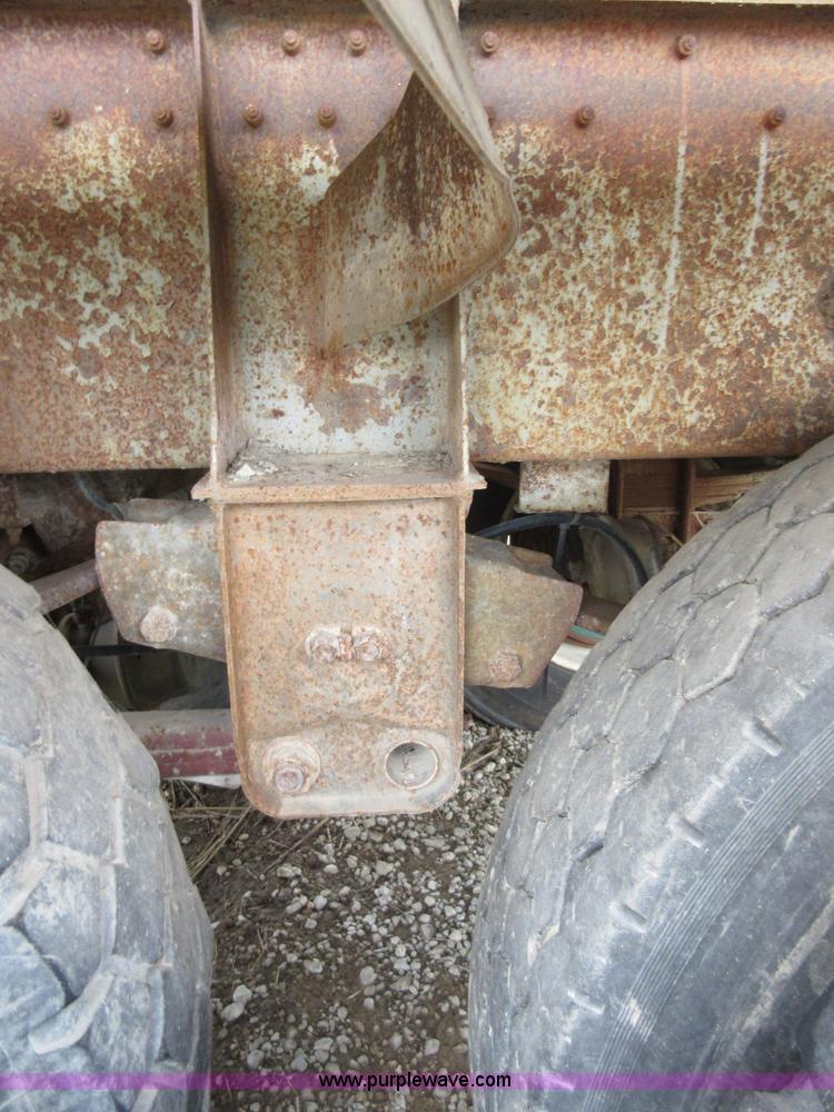 image for item BA9341 1975 Trailmobile tank trailer