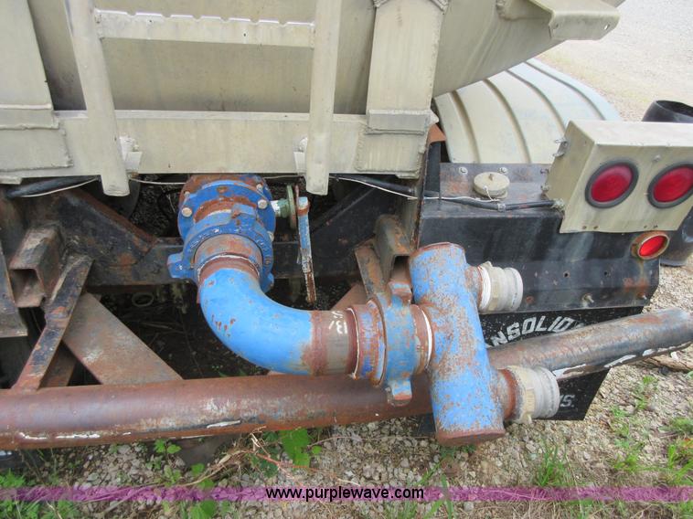 image for item BA9341 1975 Trailmobile tank trailer