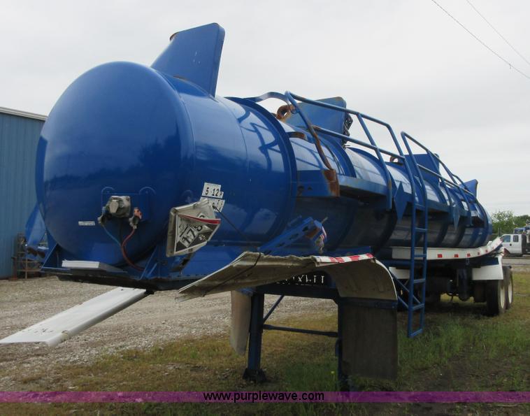 image for item BA9345 2012 Troxell 5000 tank trailer