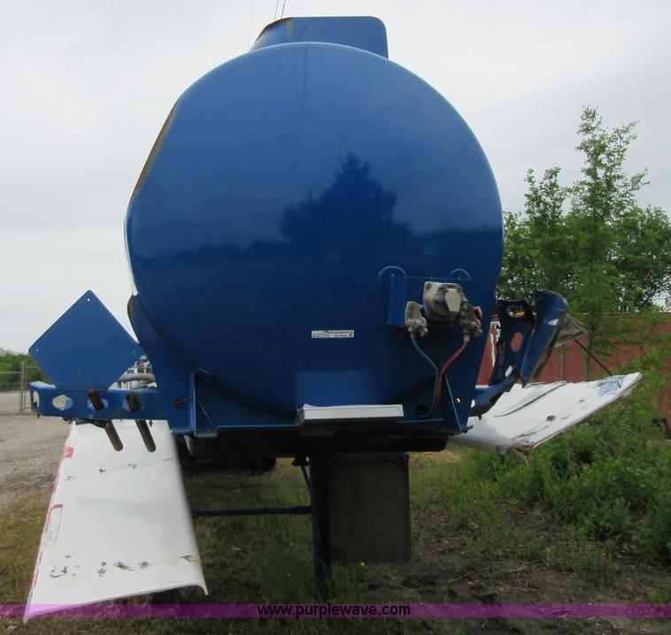 image for item BA9345 2012 Troxell 5000 tank trailer