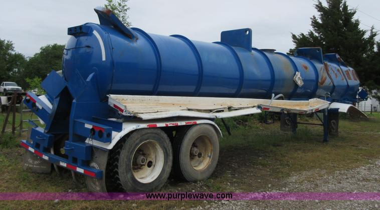 image for item BA9345 2012 Troxell 5000 tank trailer