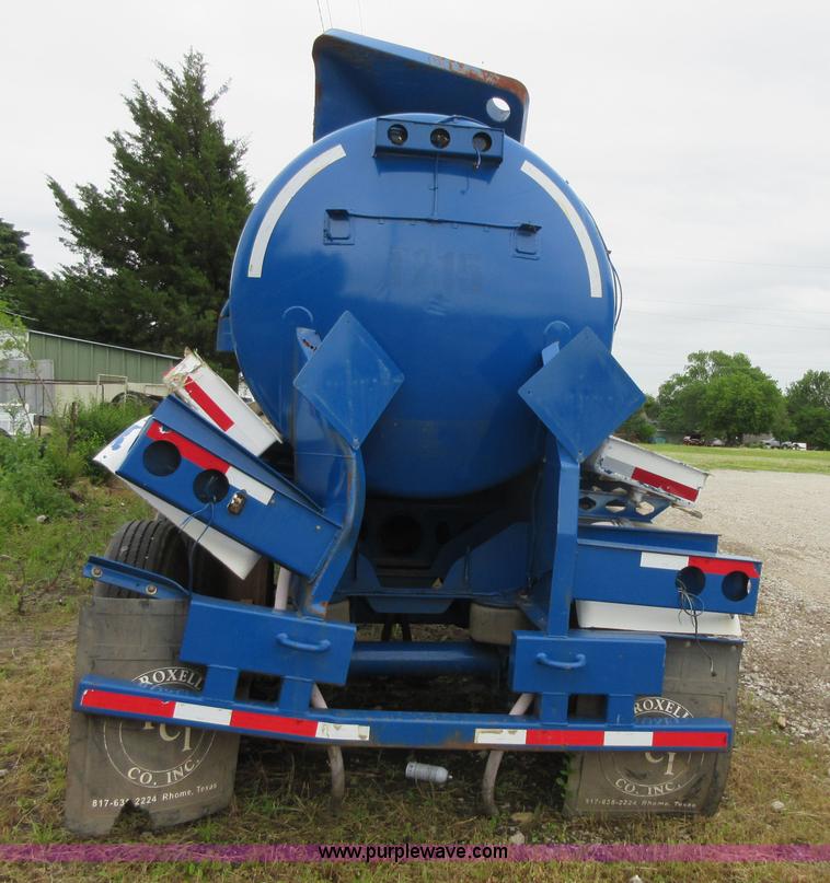 image for item BA9345 2012 Troxell 5000 tank trailer