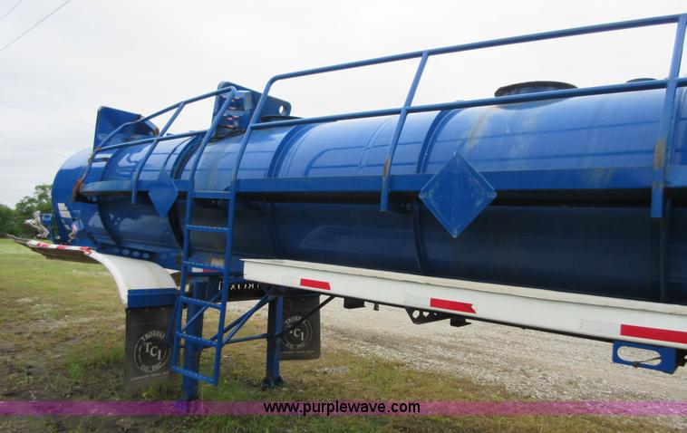image for item BA9345 2012 Troxell 5000 tank trailer
