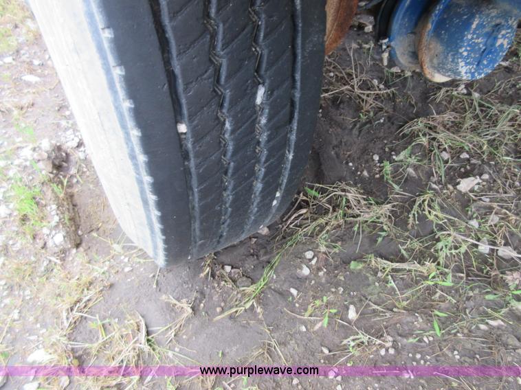 image for item BA9345 2012 Troxell 5000 tank trailer