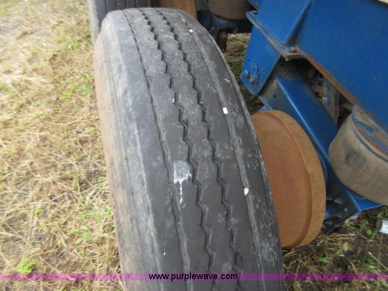 image for item BA9345 2012 Troxell 5000 tank trailer