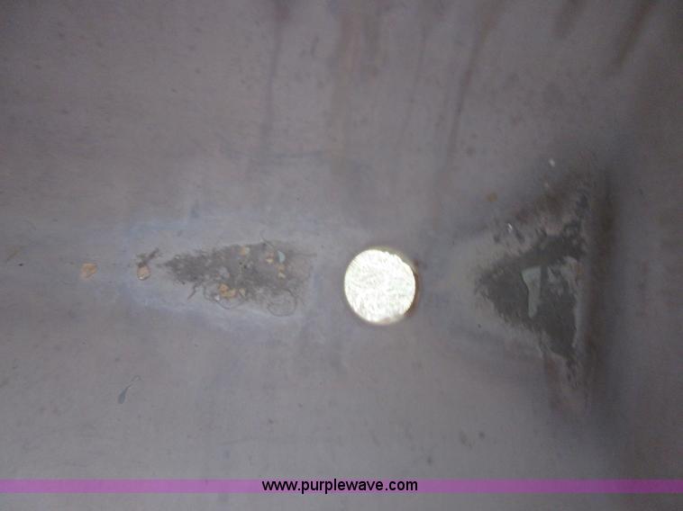 image for item BA9345 2012 Troxell 5000 tank trailer