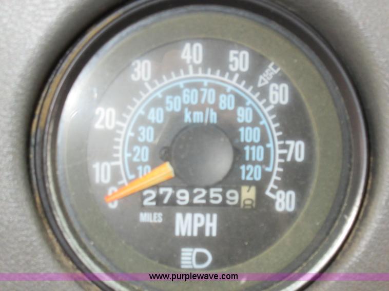 image for item F8436 1986 Mack R686T semi truck