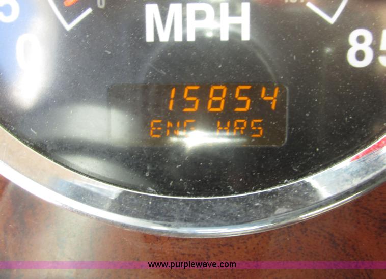 image for item H4647 2007 International 9200i semi truck