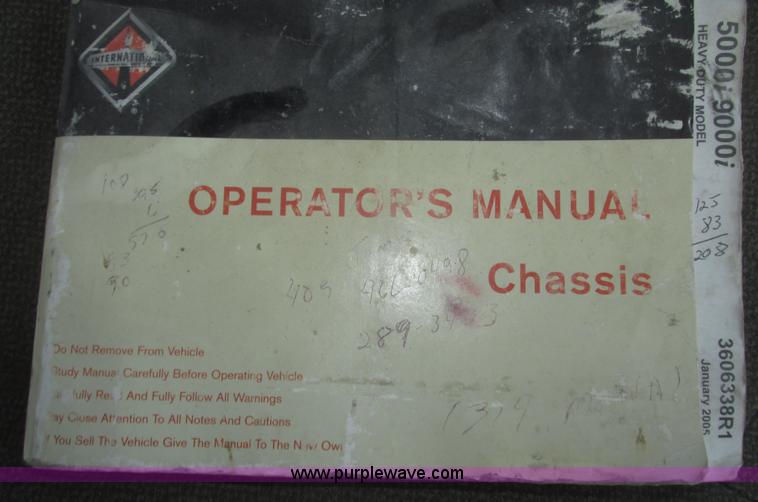 image for item H4647 2007 International 9200i semi truck