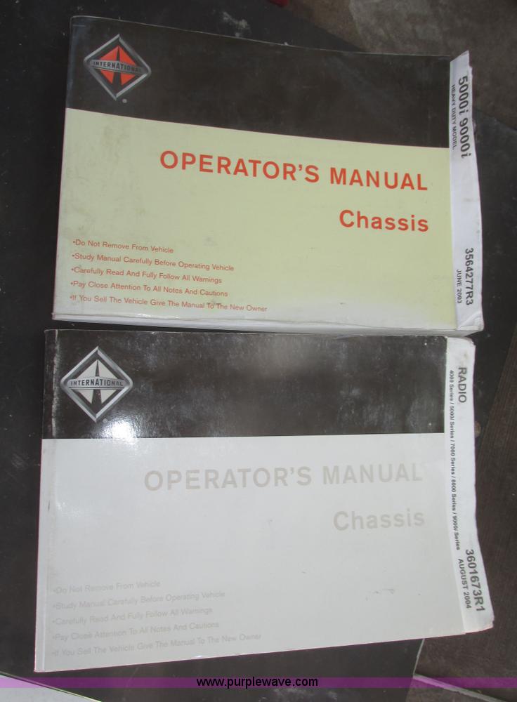 image for item H4648 2006 International 9200i semi truck