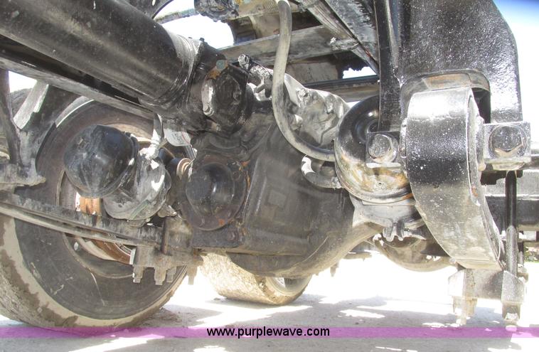 image for item H4648 2006 International 9200i semi truck