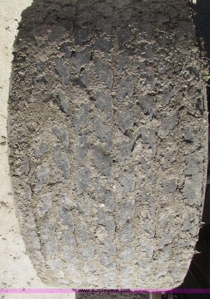 image for item H4648 2006 International 9200i semi truck