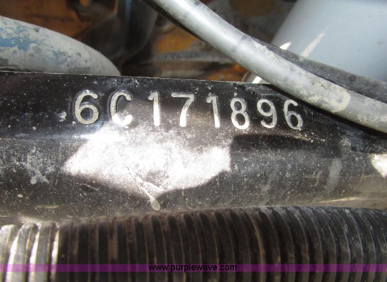 image for item H4648 2006 International 9200i semi truck