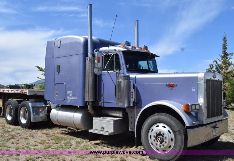 image for item H5101 1988 Peterbilt 379 semi truck
