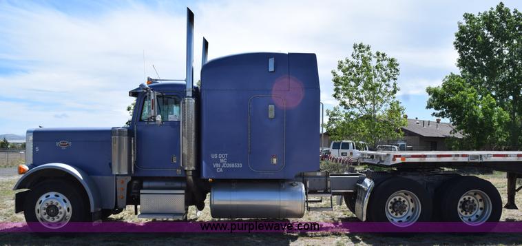 image for item H5101 1988 Peterbilt 379 semi truck