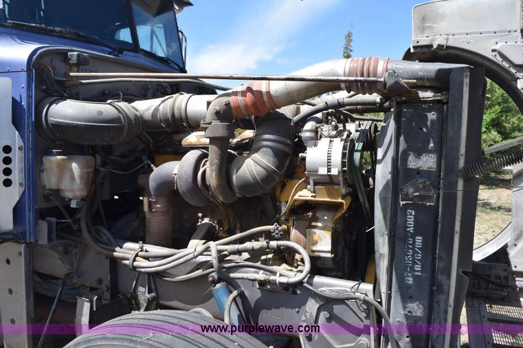 image for item H5101 1988 Peterbilt 379 semi truck