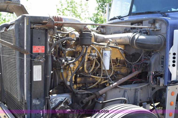 image for item H5101 1988 Peterbilt 379 semi truck