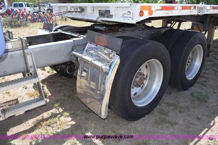 image for item H5101 1988 Peterbilt 379 semi truck