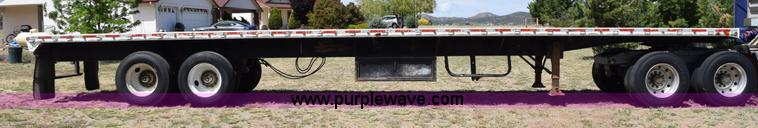 image for item H5102 1987 Trailmobile flatbed trailer