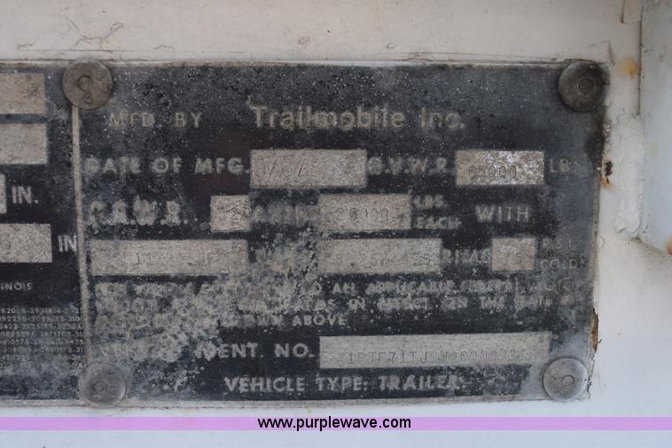 image for item H5102 1987 Trailmobile flatbed trailer