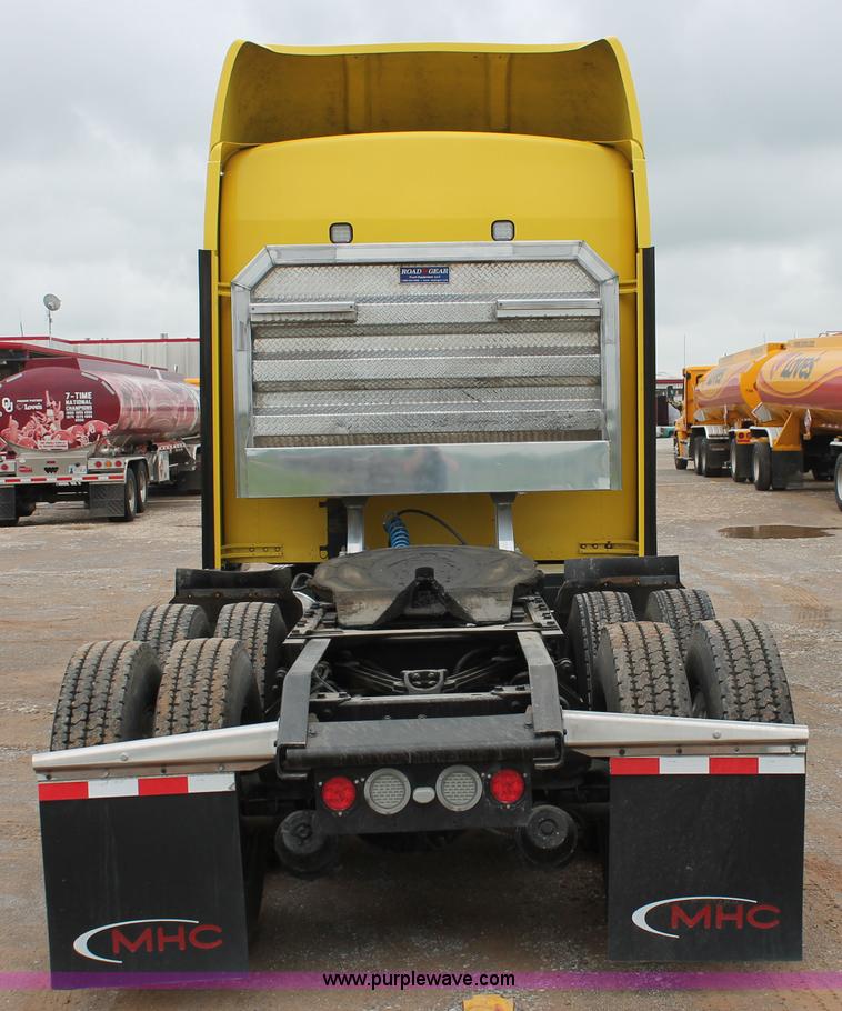 image for item H5811 2009 Kenworth W900L semi truck