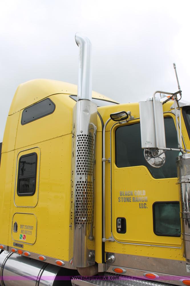 image for item H5811 2009 Kenworth W900L semi truck