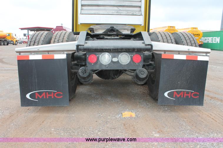 image for item H5811 2009 Kenworth W900L semi truck