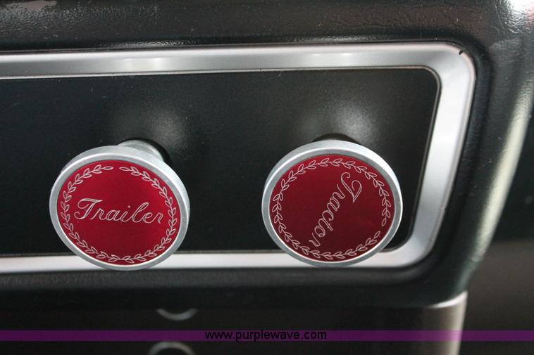 image for item H5811 2009 Kenworth W900L semi truck