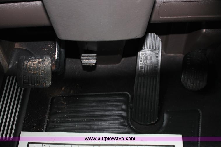 image for item H5811 2009 Kenworth W900L semi truck