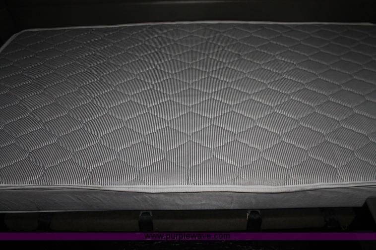 image for item H5811 2009 Kenworth W900L semi truck