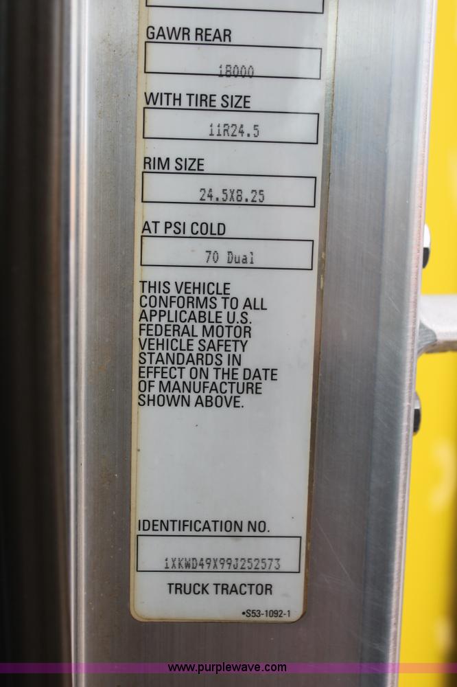 image for item H5811 2009 Kenworth W900L semi truck