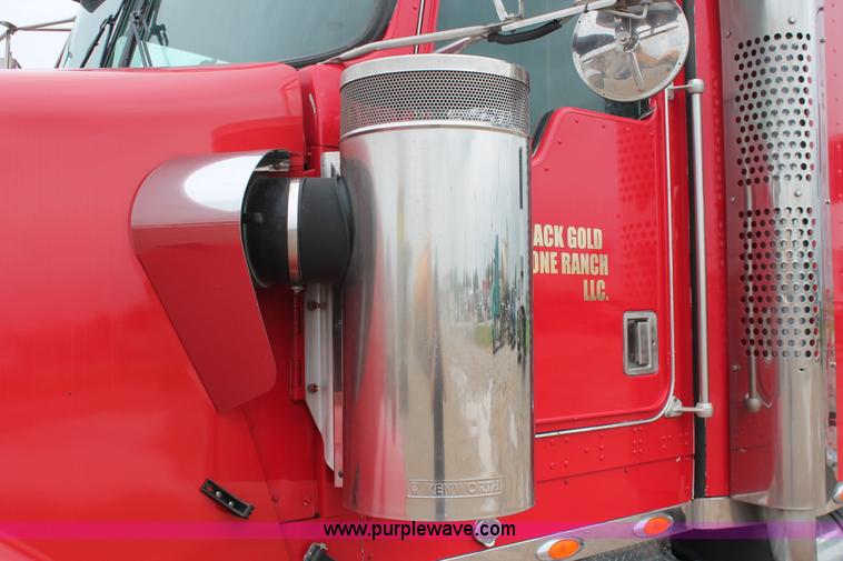 image for item H5812 2000 Kenworth W900 semi truck