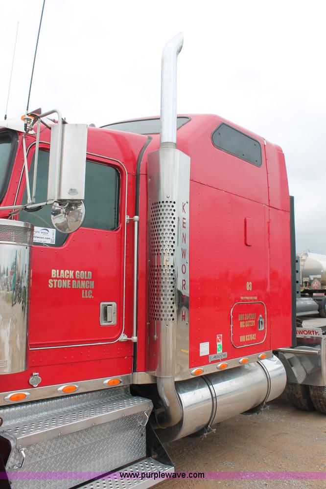 image for item H5812 2000 Kenworth W900 semi truck