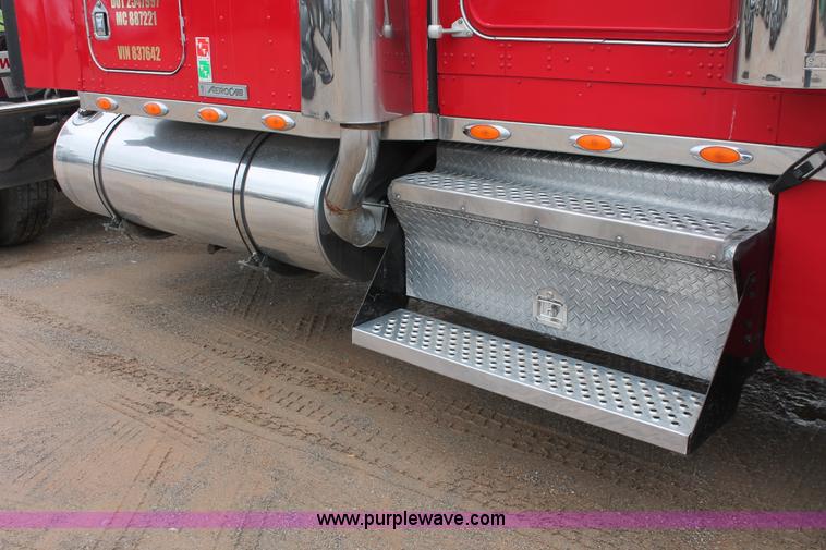 image for item H5812 2000 Kenworth W900 semi truck