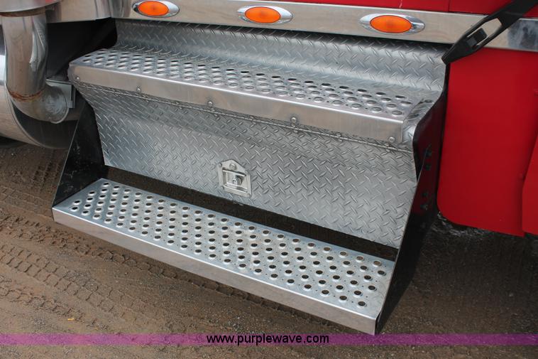 image for item H5812 2000 Kenworth W900 semi truck